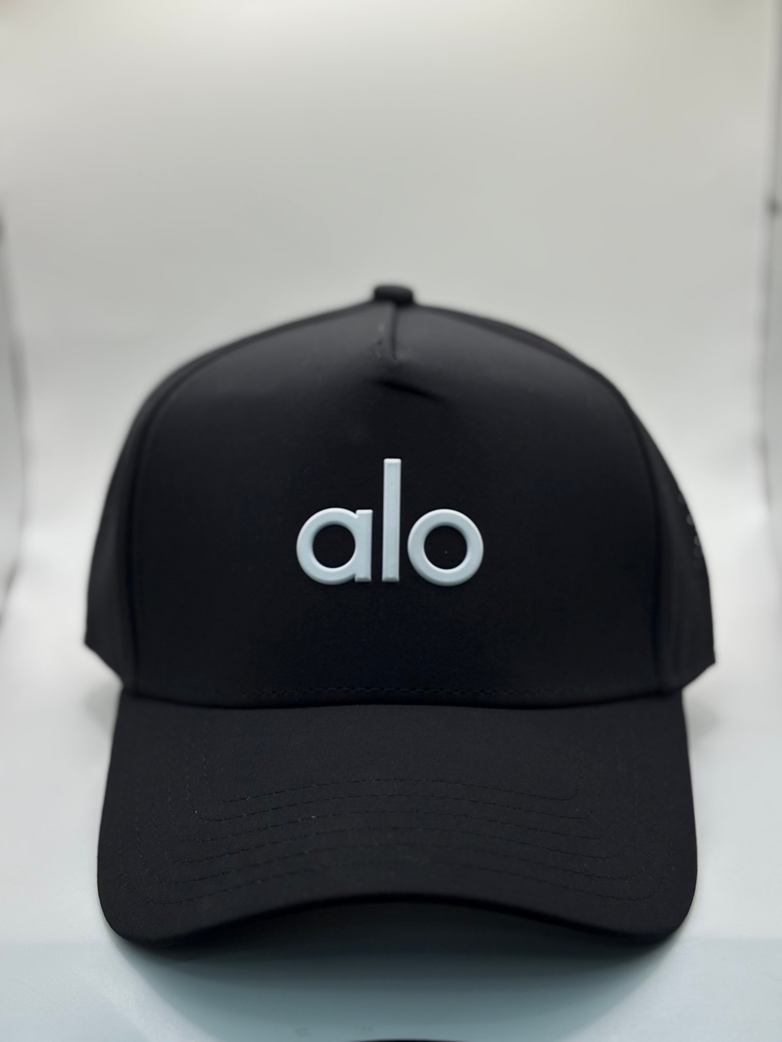 Gorra ALO Blanco y negro