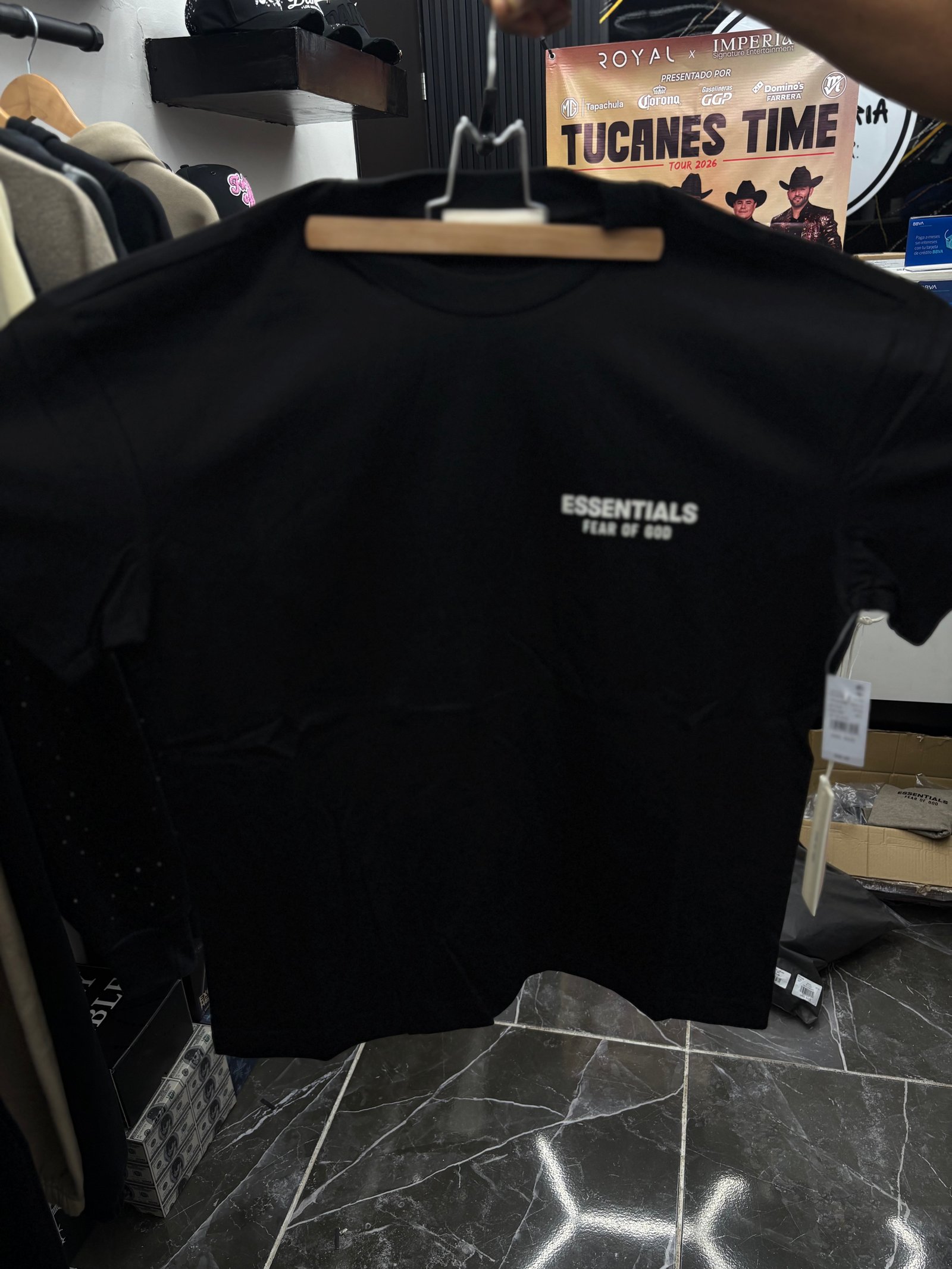 Playera essential Black